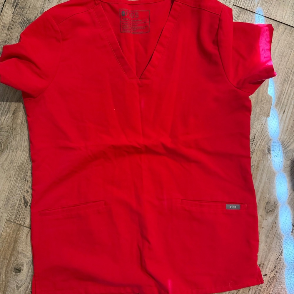 FIGS casma Red V-Neck Scrub Top